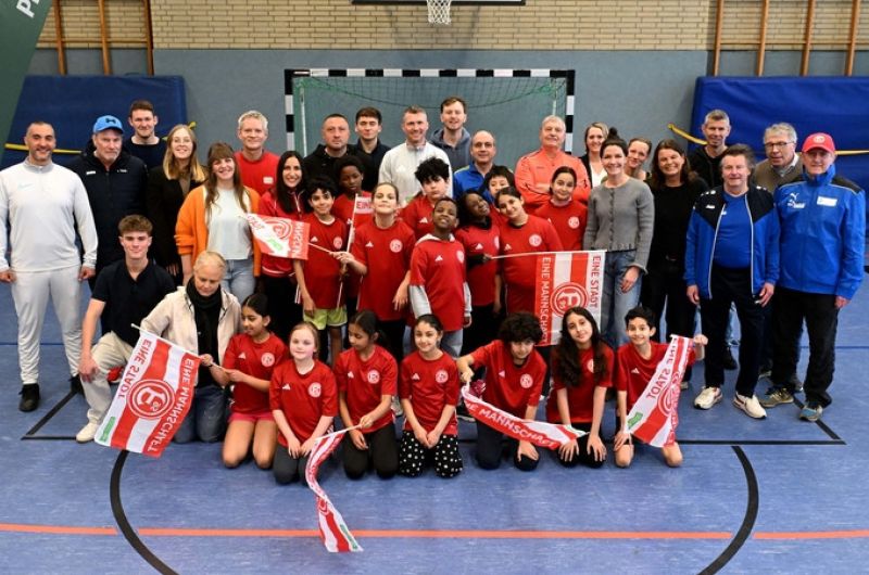 Oliver Fink ist neuer Schirmherr unseres Projekts „Bolzplatzhelden“